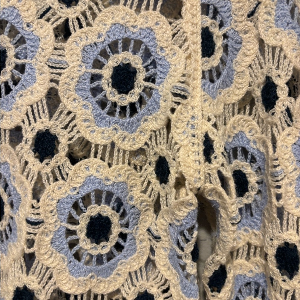 Gorgeous Women's/Teen's Crochet Floral Lace Top - Size Medium NWT - Picture 6 of 16